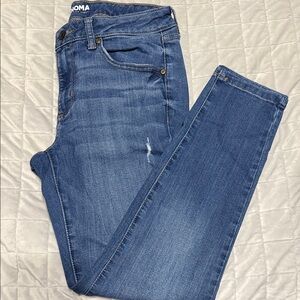 Sonoma Women's Classic Blue Straight Leg Jeans